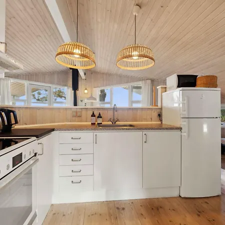 Cosy Holiday Home With Sea View