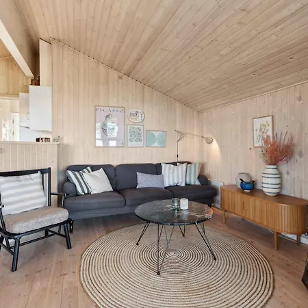 Cosy Holiday Home With Sea View Faaborg