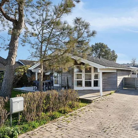 Cosy Holiday Home With Sea View Faaborg