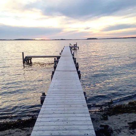 Hyggeligt Med Havudsigt Feriehus *