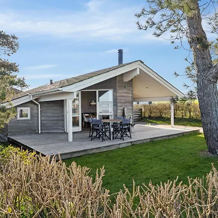 Holiday home Cosy Holiday Home With Sea View